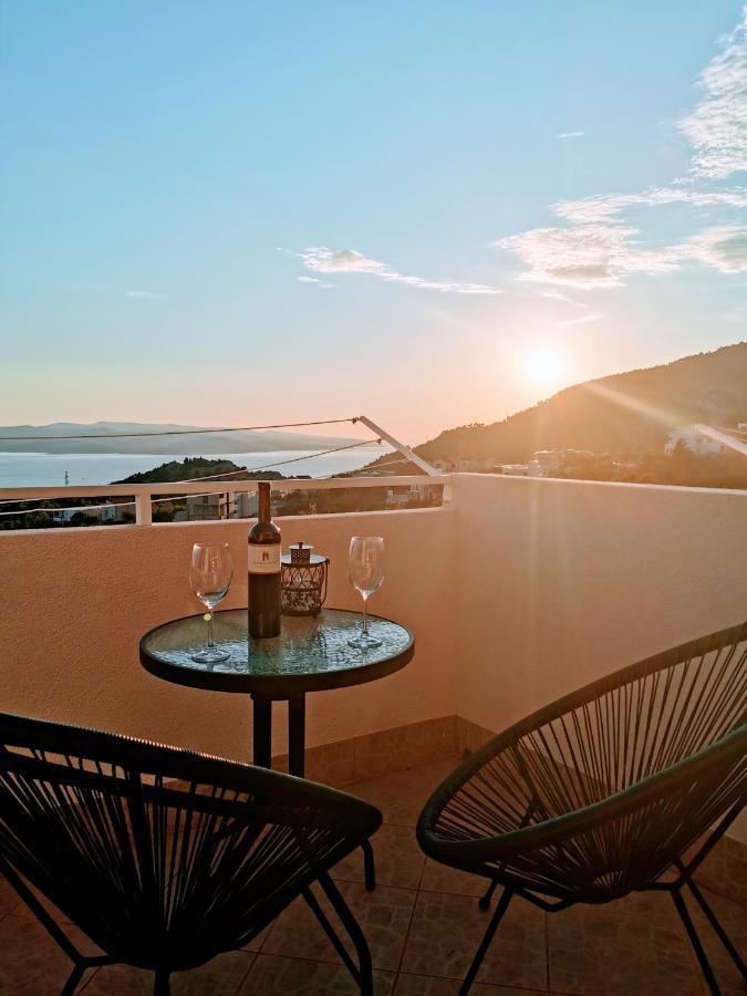 Astra - Where Mountain Meets The Sea Ferienhaus *